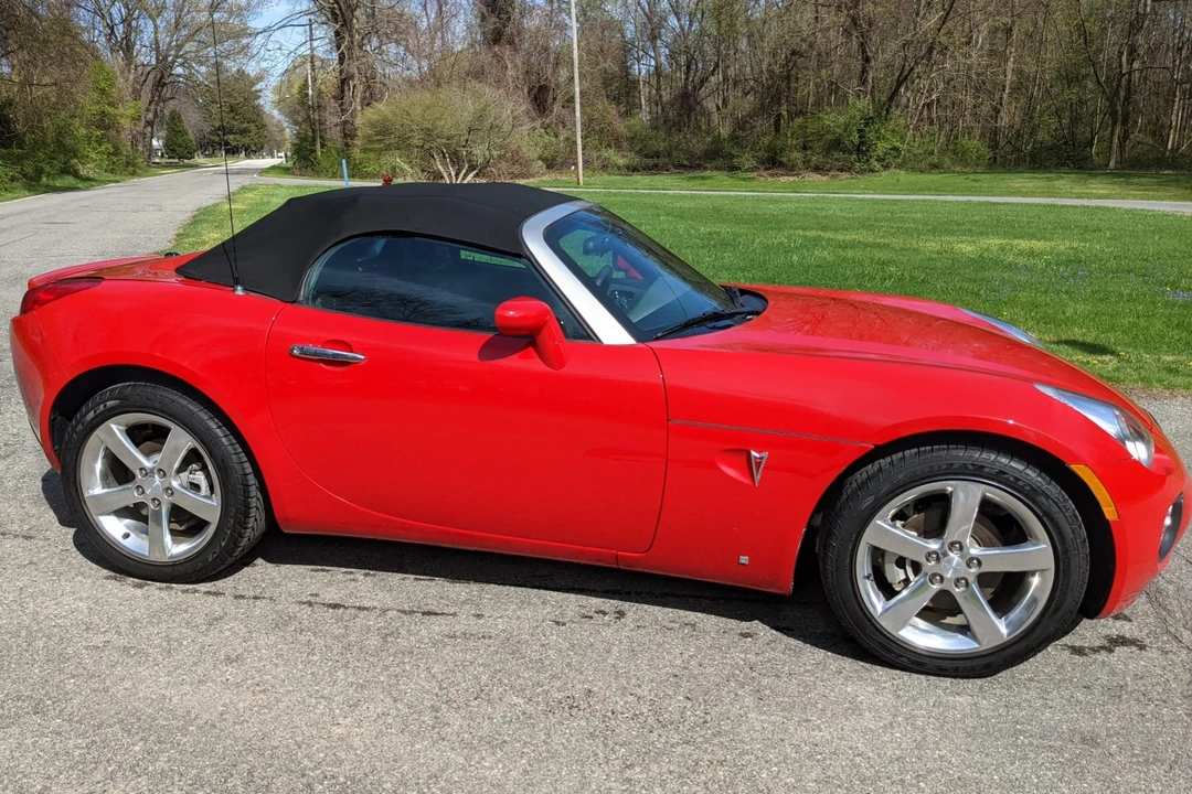 2007 Pontiac Solstice GXP - Image 11 of 31