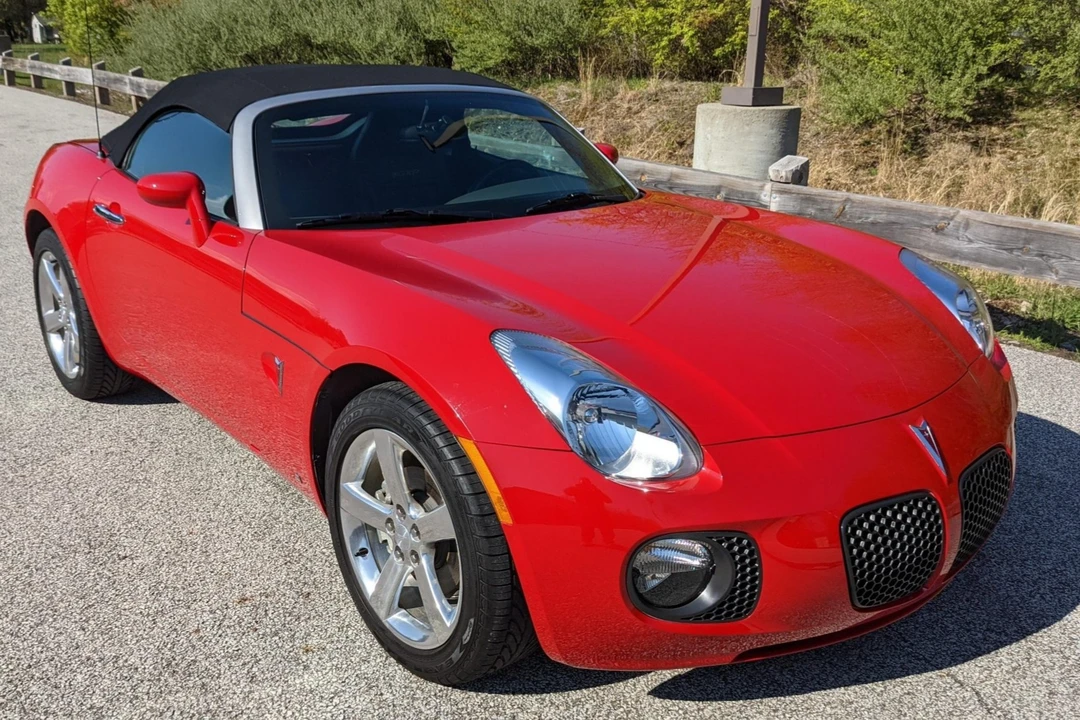 2007 Pontiac Solstice GXP - Image 12 of 31