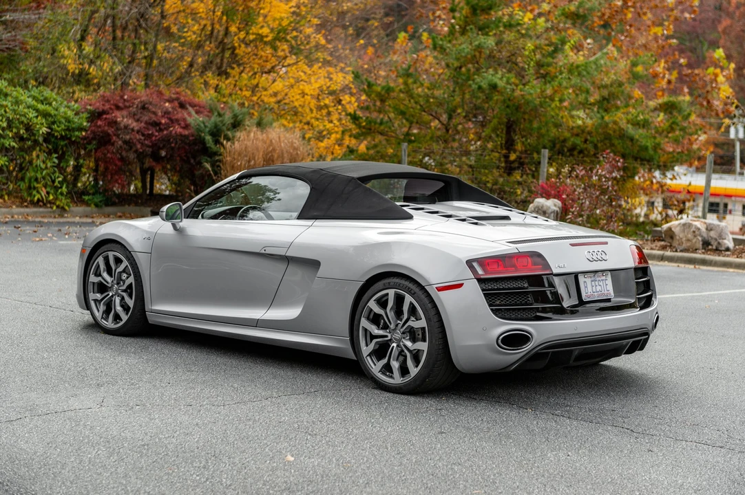 2012 Audi 42 R8 - Image 8 of 31
