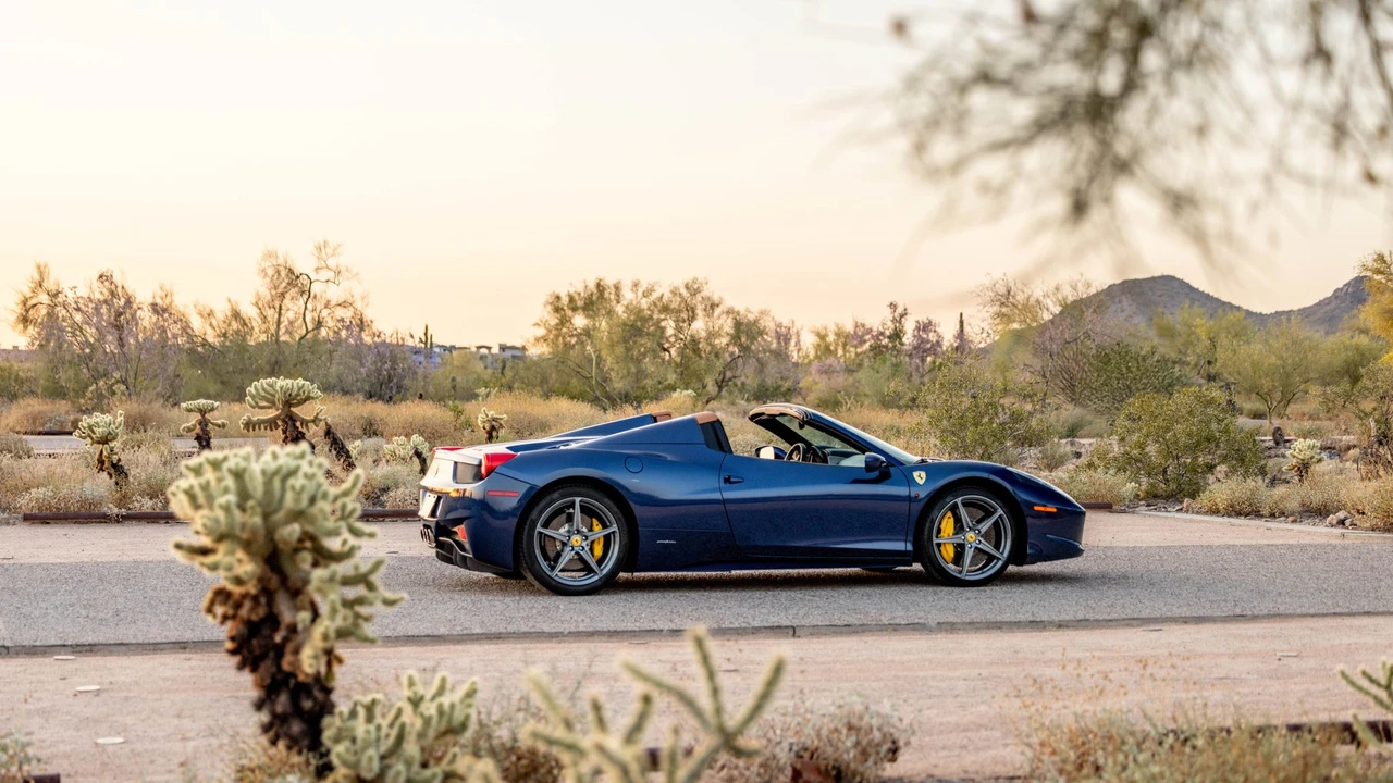 2014 Ferrari 458 Spider - Image 27 of 31