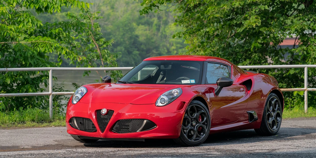 2015 Alfa Romeo 4C Coupe - Image 3 of 31