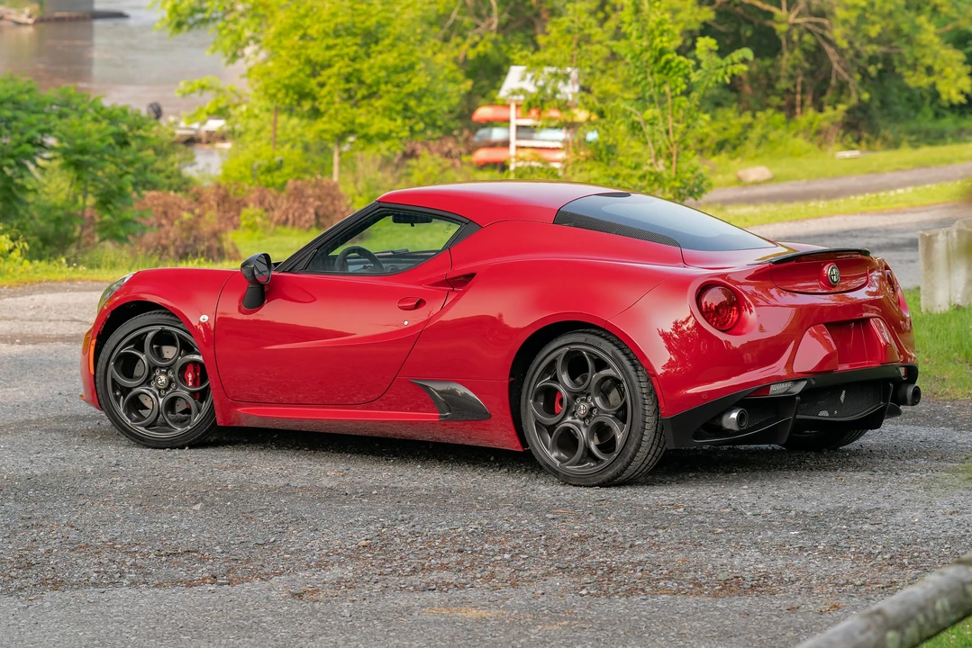 2015 Alfa Romeo 4C Coupe - Image 14 of 31