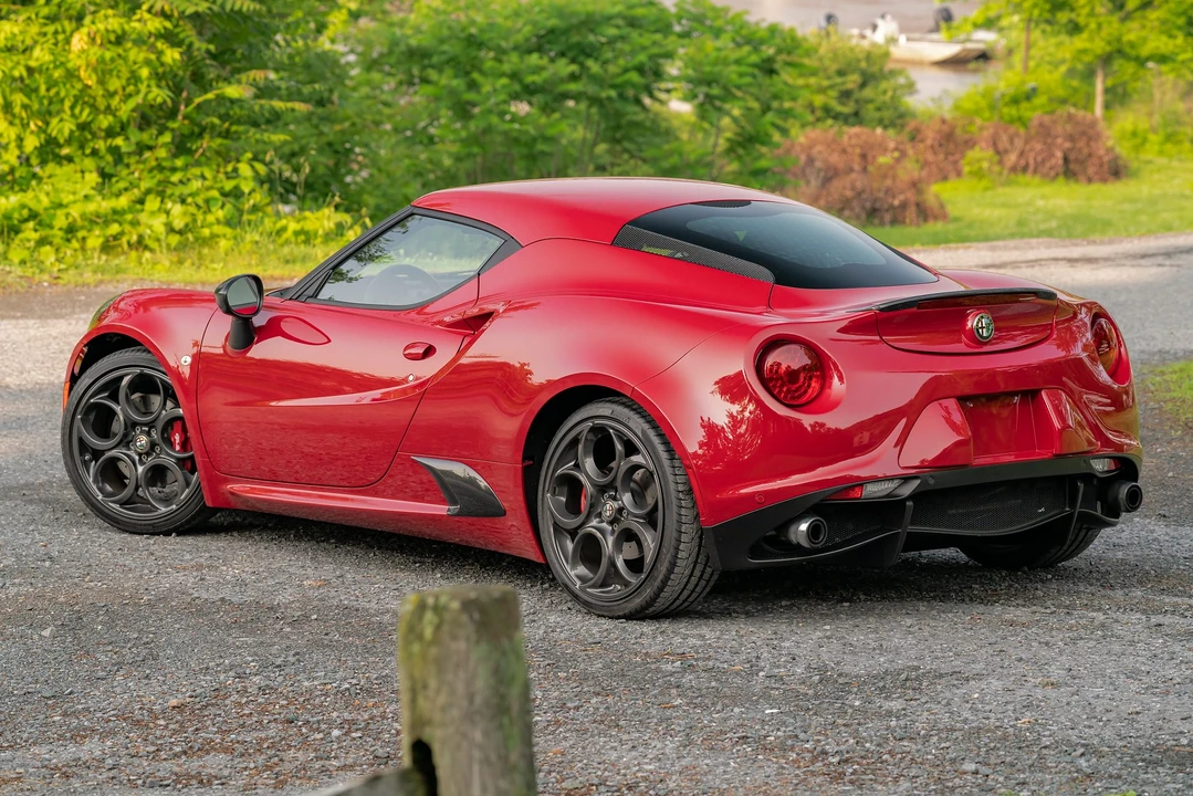 2015 Alfa Romeo 4C Coupe - Image 15 of 31
