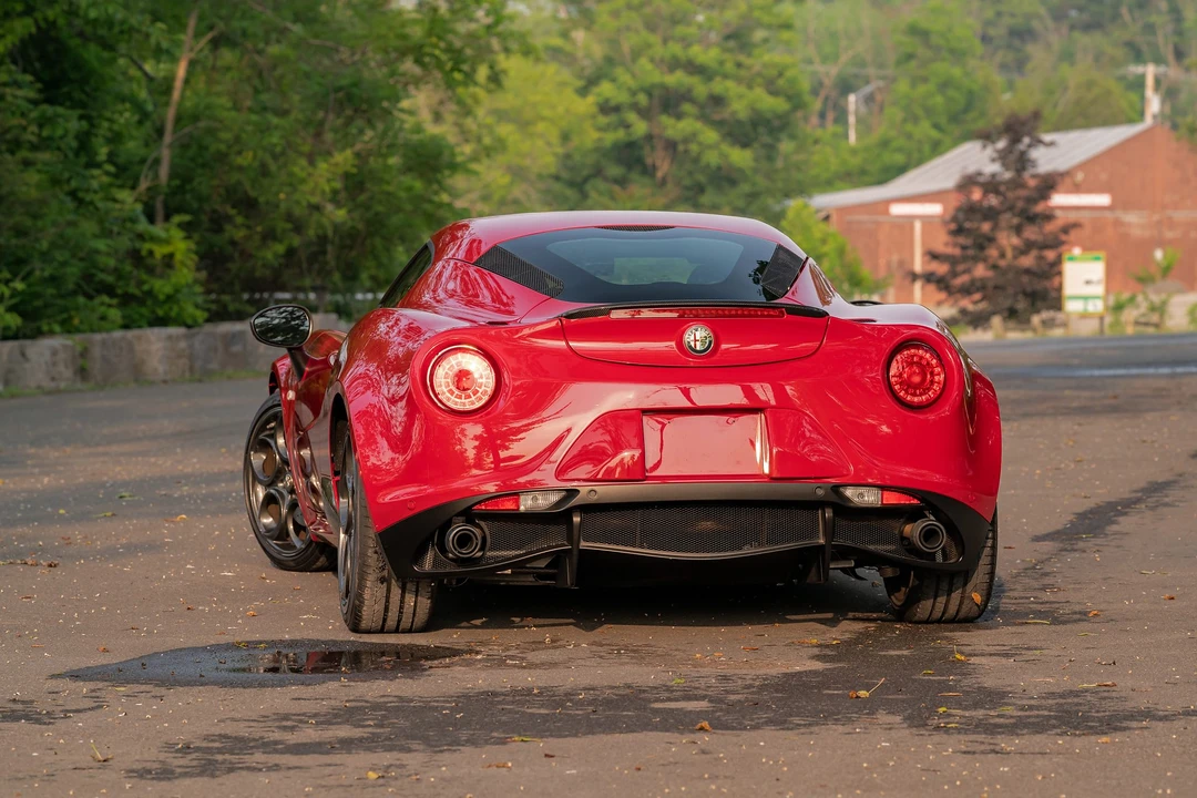 2015 Alfa Romeo 4C Coupe - Image 24 of 31