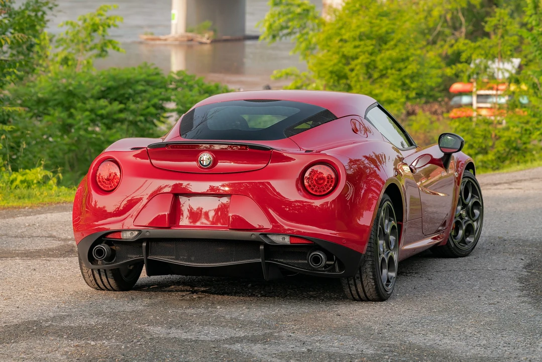 2015 Alfa Romeo 4C Coupe - Image 29 of 31