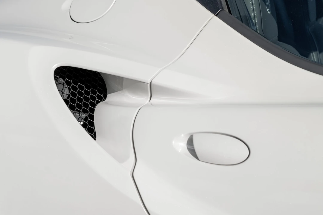 2015 Alfa Romeo 4C Coupe - Image 29 of 31