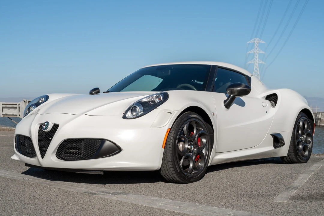 2015 Alfa Romeo 4C Coupe - Image 2 of 31