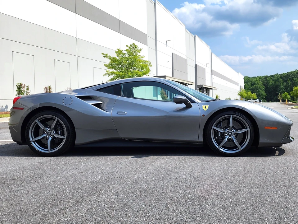 2016 Ferrari 488 GTB - Image 17 of 31