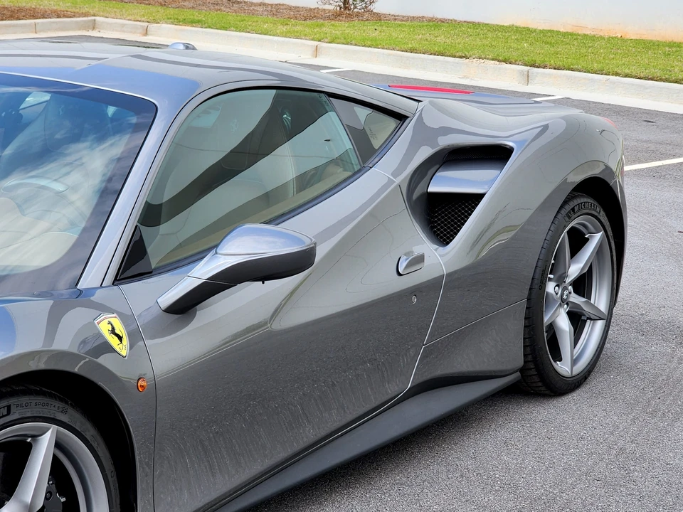 2016 Ferrari 488 GTB - Image 27 of 31