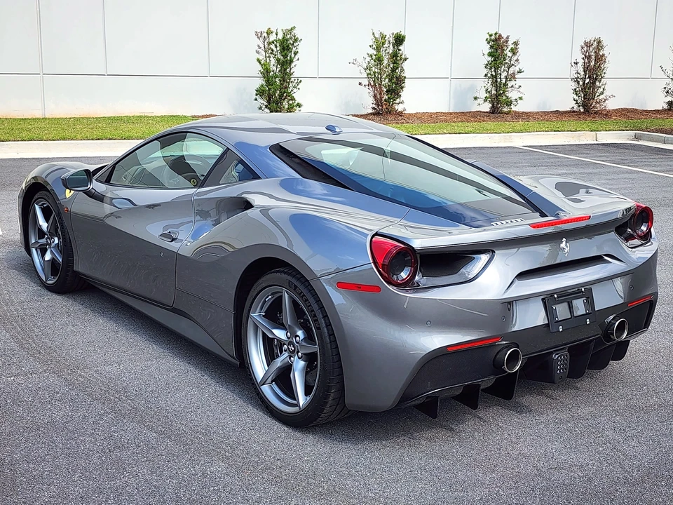 2016 Ferrari 488 GTB - Image 10 of 31