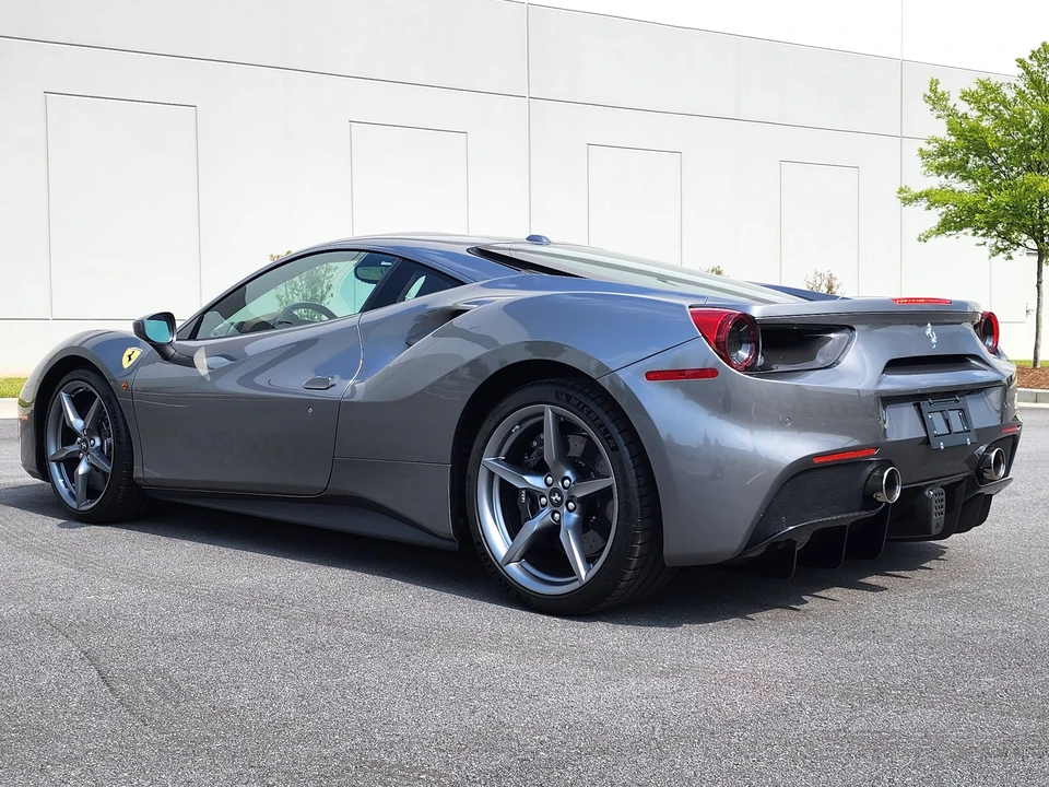 2016 Ferrari 488 GTB - Image 8 of 31