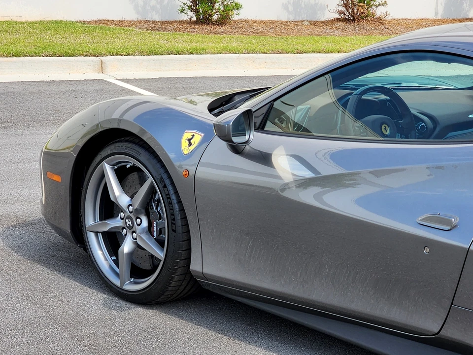 2016 Ferrari 488 GTB - Image 28 of 31