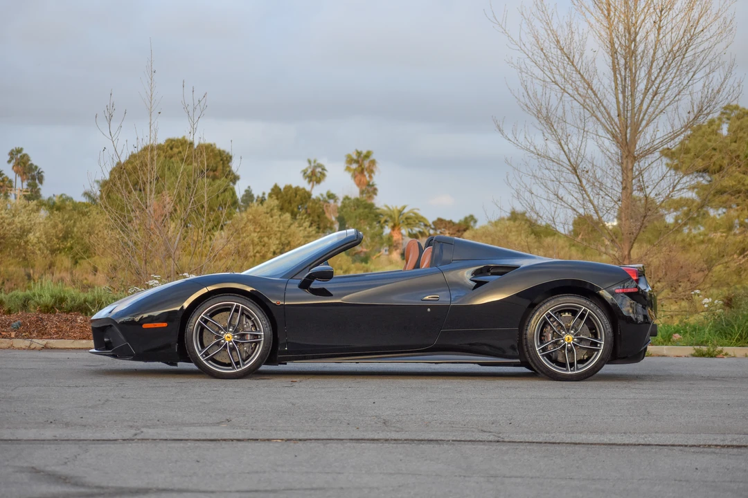 2016 Ferrari 488 Spider - Image 17 of 31