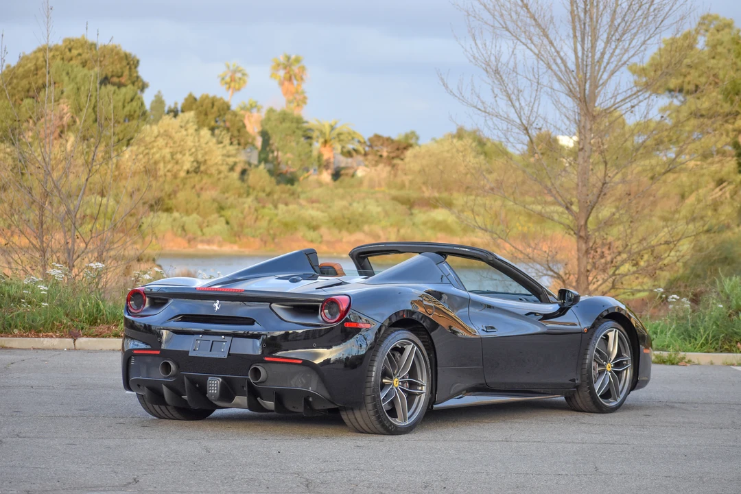 2016 Ferrari 488 Spider - Image 25 of 31