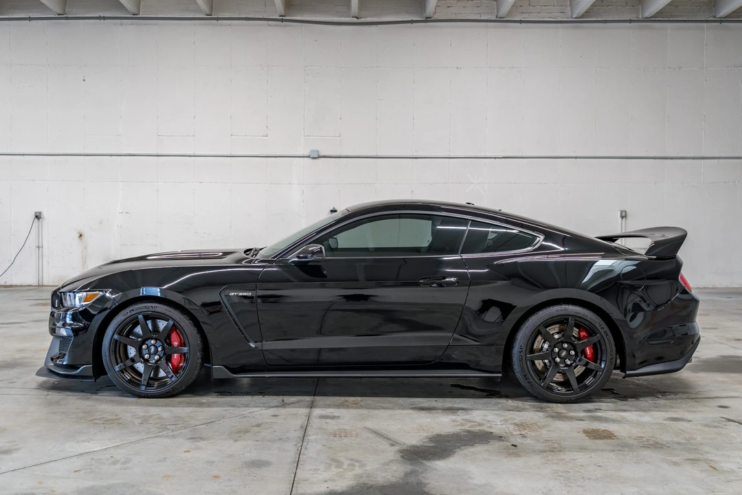 2016 Ford S550 Shelby Mustang GT350R - Image 2 of 31