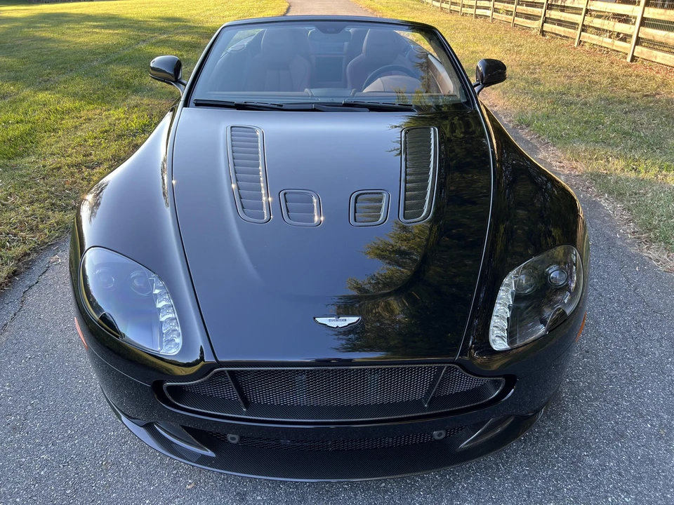 2017 Aston Martin V12 Vantage (2010-2018) - Image 10 of 31