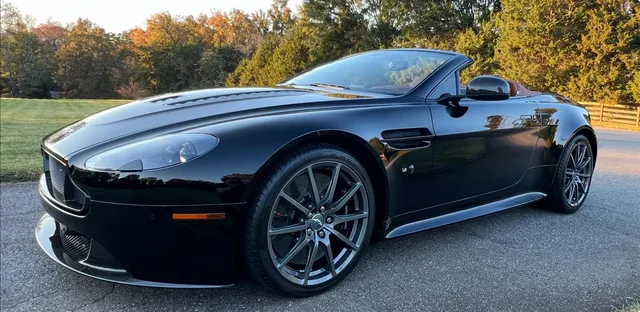 2017 Aston Martin V12 Vantage (2010-2018) - Image 2 of 31