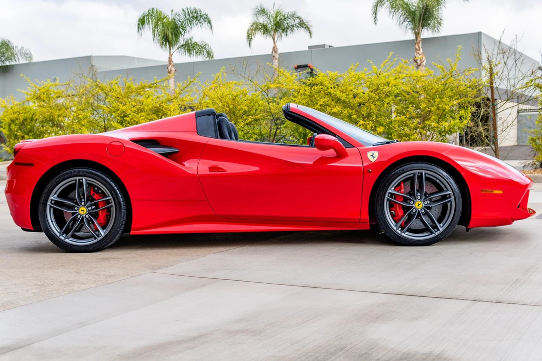 2018 Ferrari 488 Spider - Image 27 of 31