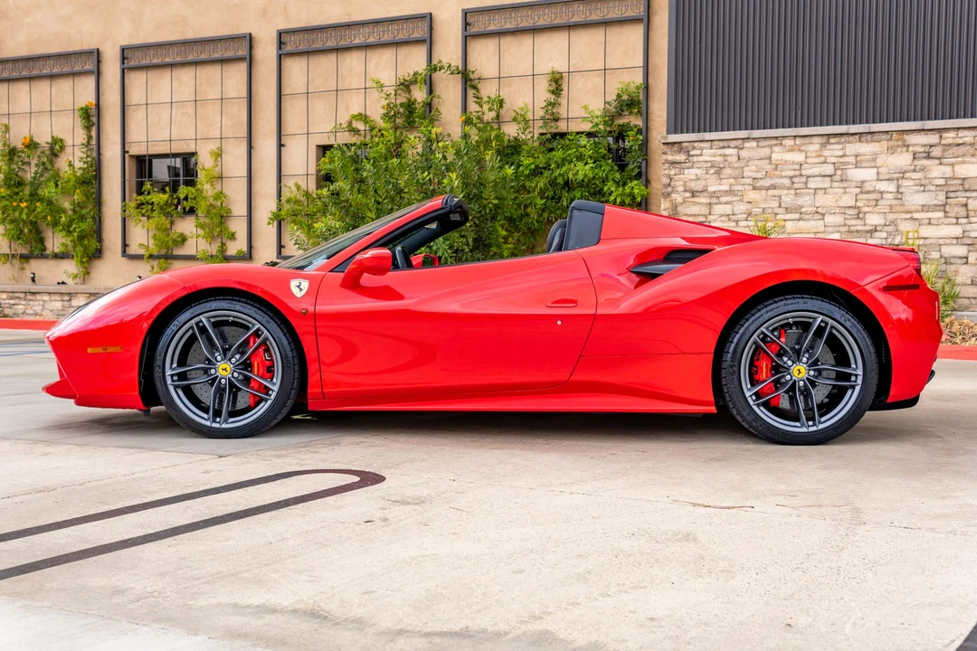 2018 Ferrari 488 Spider - Image 19 of 31