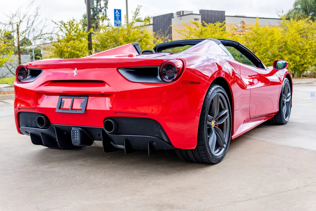 2018 Ferrari 488 Spider - Image 24 of 31