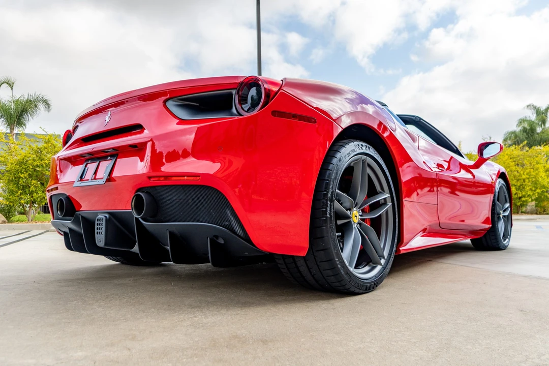 2018 Ferrari 488 Spider - Image 25 of 31