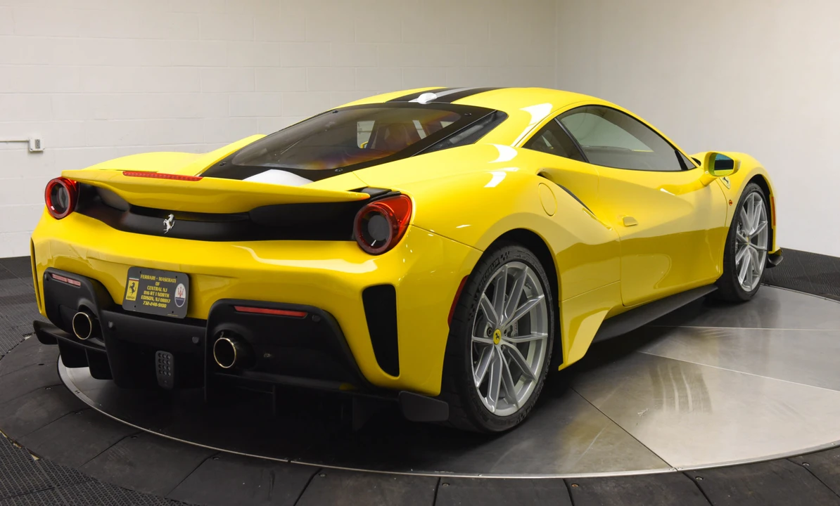 2019 Ferrari 488 Pista - Image 11 of 31