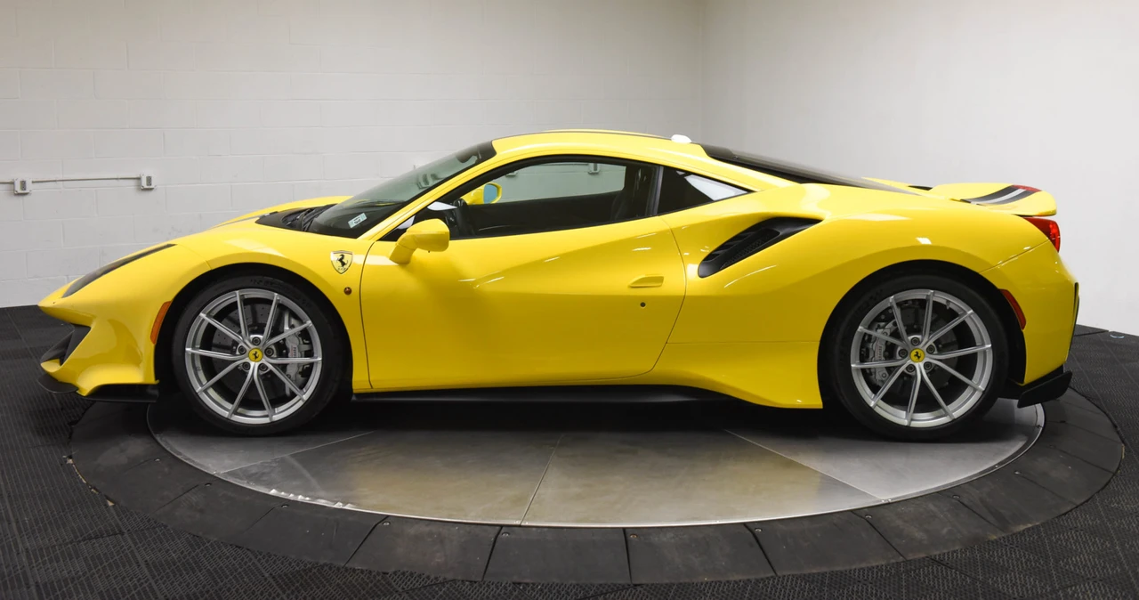 2019 Ferrari 488 Pista - Image 13 of 31