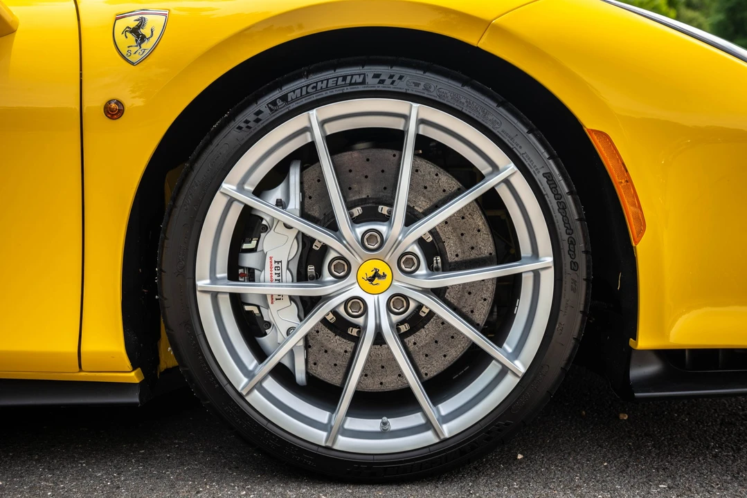 2019 Ferrari 488 Pista - Image 25 of 31