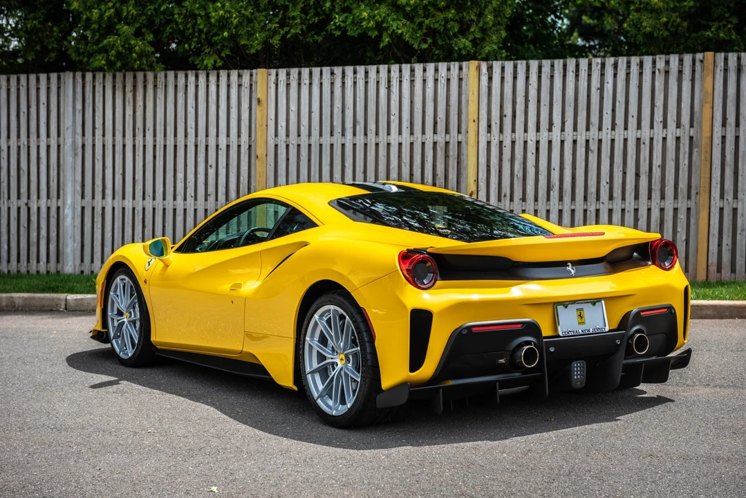 2019 Ferrari 488 Pista - Image 8 of 31