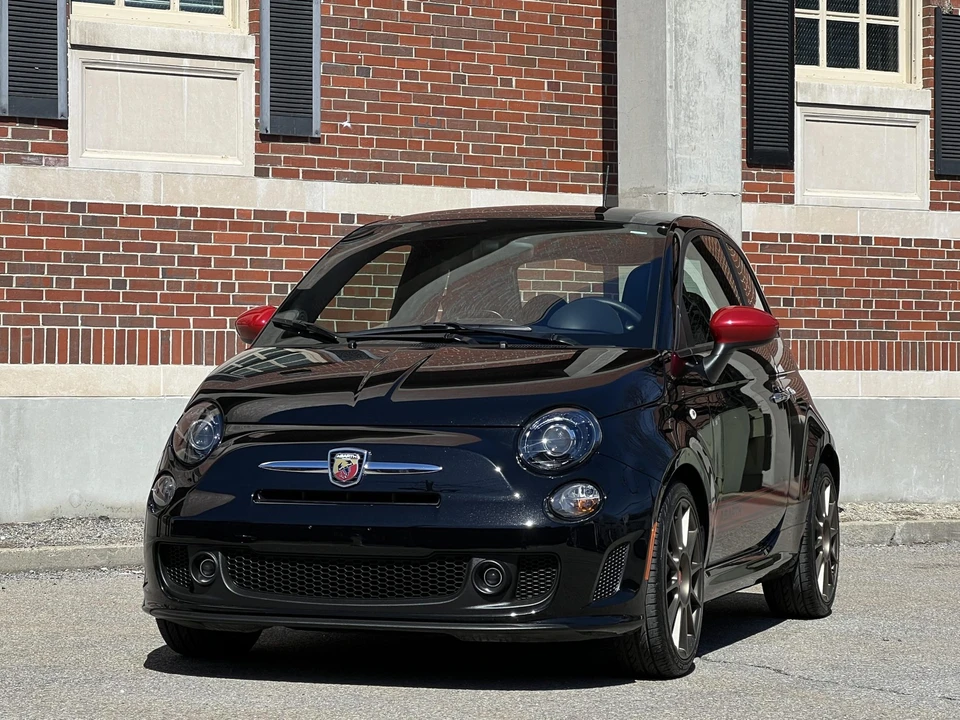 2019 Fiat Abarth 500 - Image 2 of 31