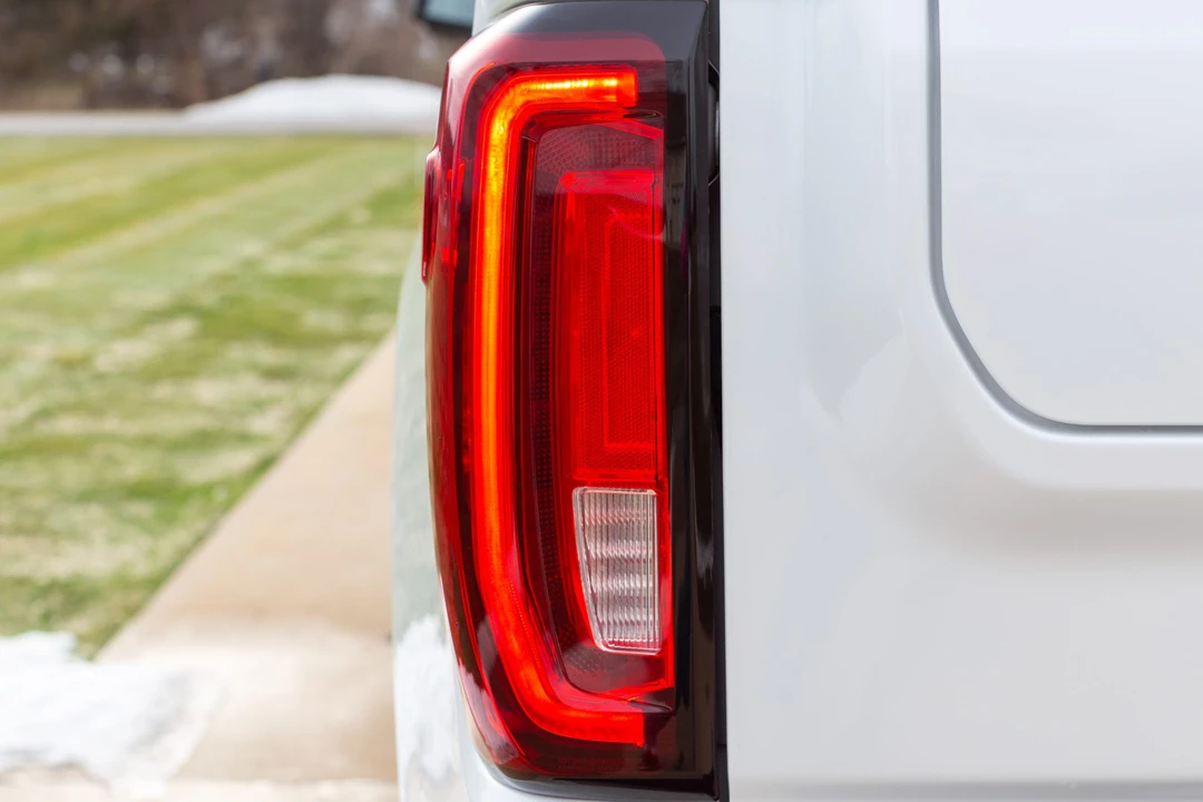 2020 GMC Sierra 5th Gen - Image 14 of 31