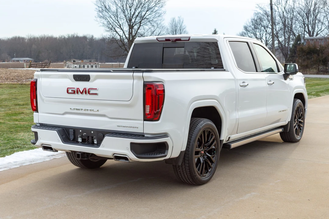 2020 GMC Sierra 5th Gen - Image 5 of 31