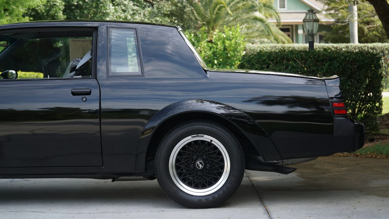 1987 Buick Grand National GNX - Image 23 of 31