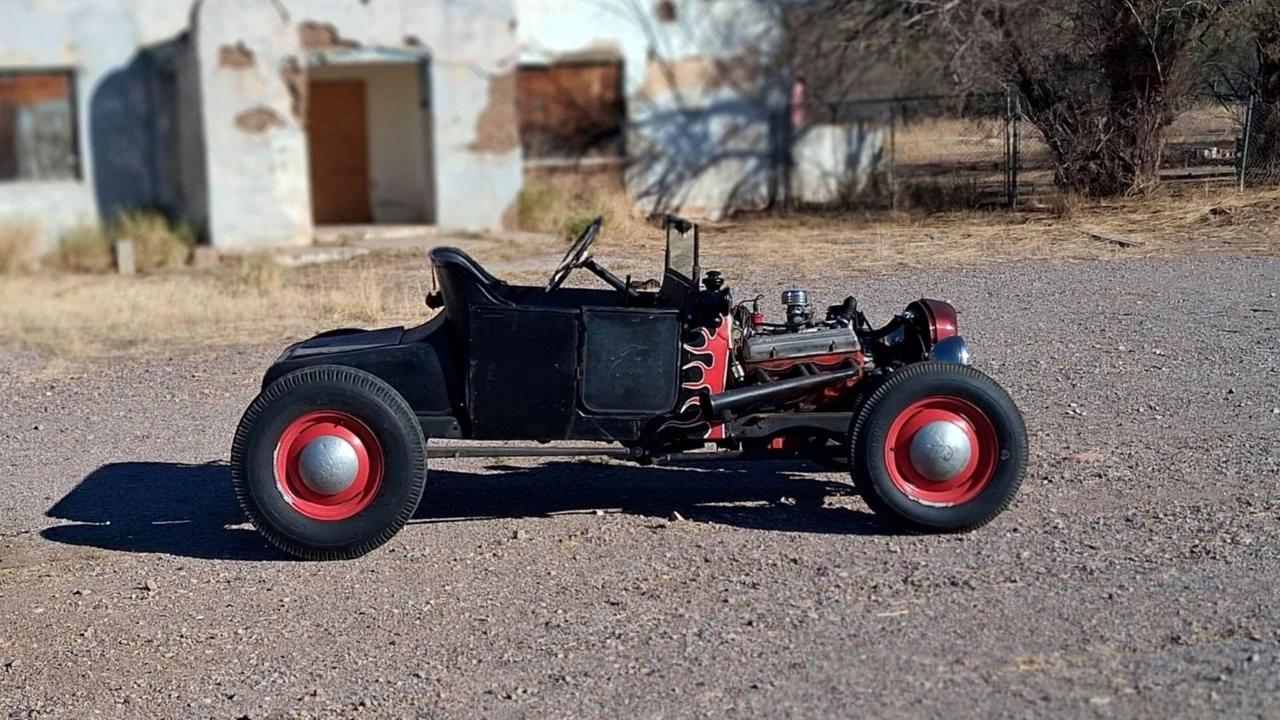 Ford Hot Rod - Image 18 of 31