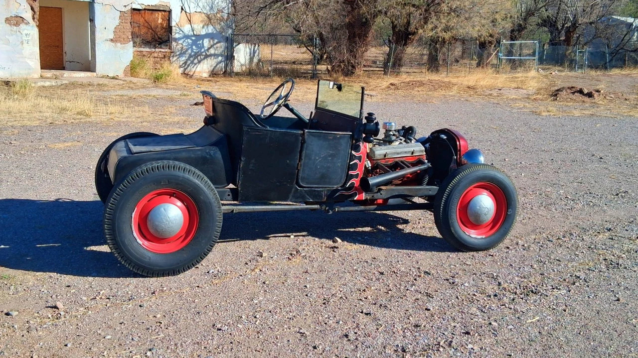 Ford Hot Rod - Image 16 of 31
