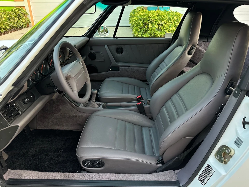 1993 Porsche 964 Carrera 4 - Image 16 of 31