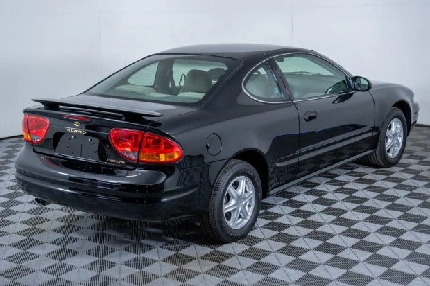 2004 Oldsmobile Alero - Image 2 of 6