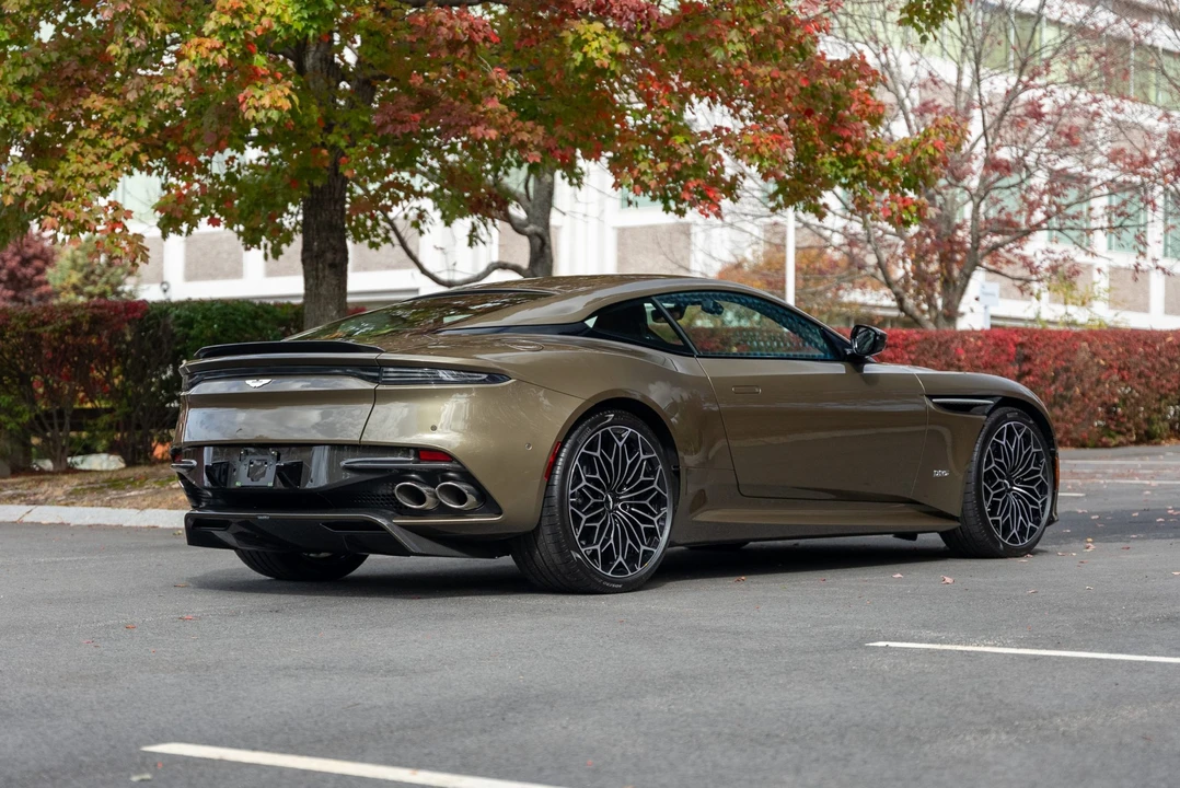 2020 Aston Martin DBS Superleggera - Image 12 of 31