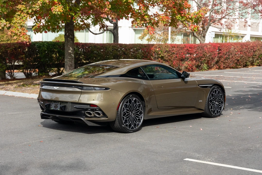 2020 Aston Martin DBS Superleggera - Image 13 of 31