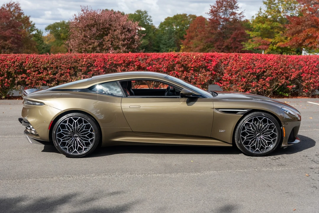 2020 Aston Martin DBS Superleggera - Image 15 of 31