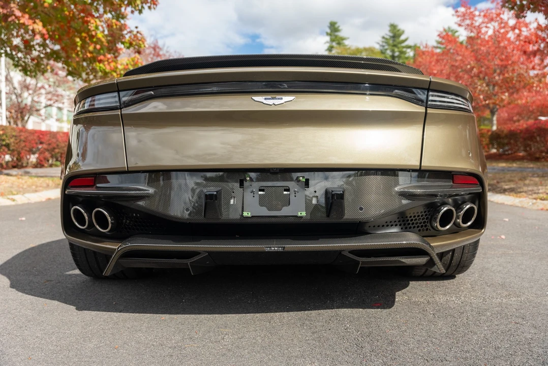 2020 Aston Martin DBS Superleggera - Image 11 of 31