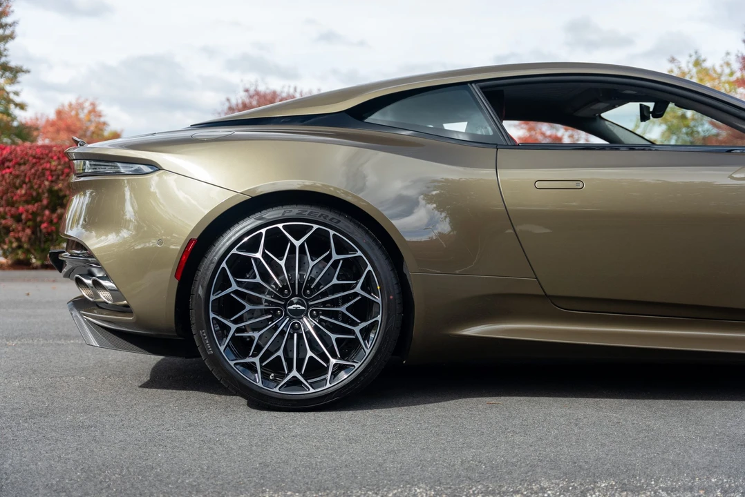 2020 Aston Martin DBS Superleggera - Image 27 of 31