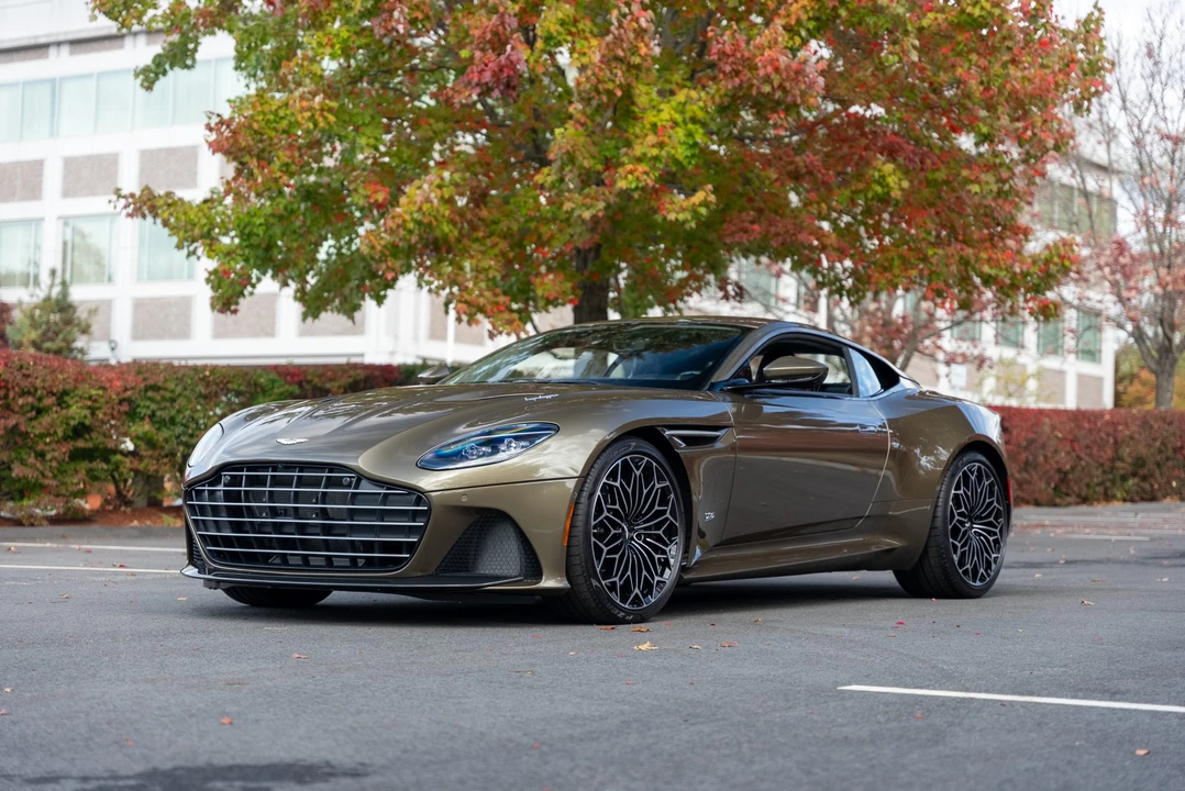 2020 Aston Martin DBS Superleggera - Image 2 of 31