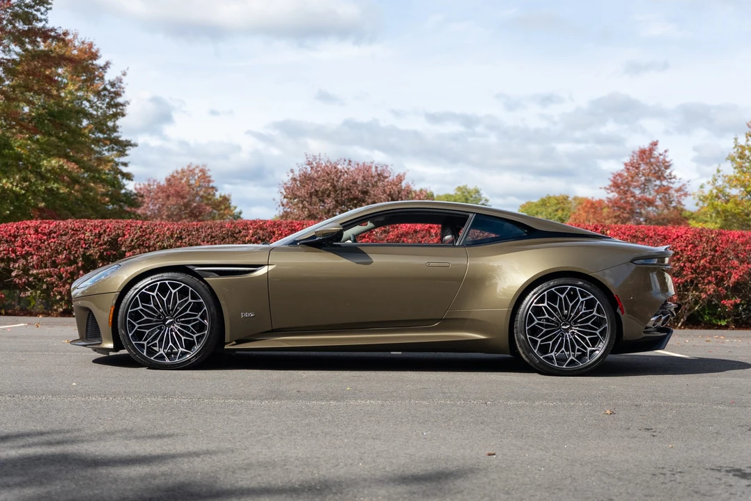 2020 Aston Martin DBS Superleggera - Image 4 of 31