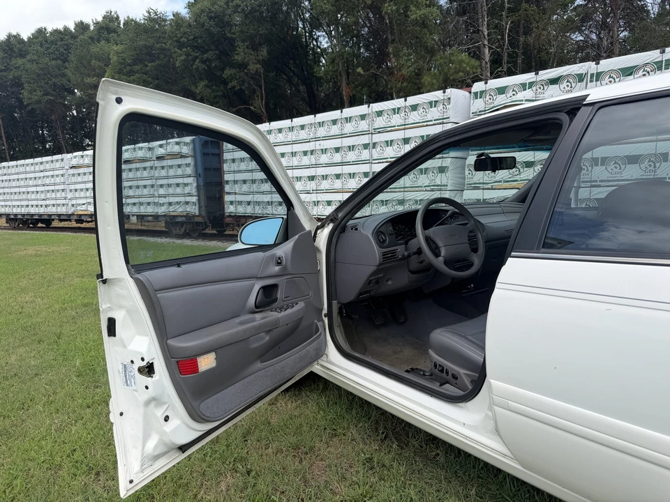 1994 Ford Taurus 2nd Gen - Image 23 of 31