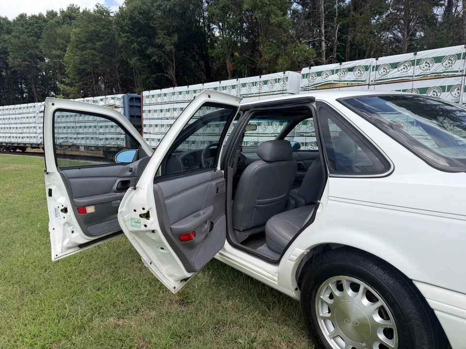 1994 Ford Taurus 2nd Gen - Image 24 of 31