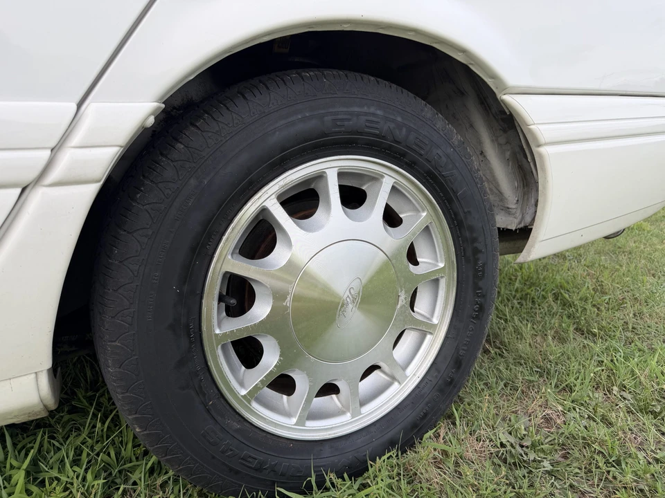1994 Ford Taurus 2nd Gen - Image 21 of 31