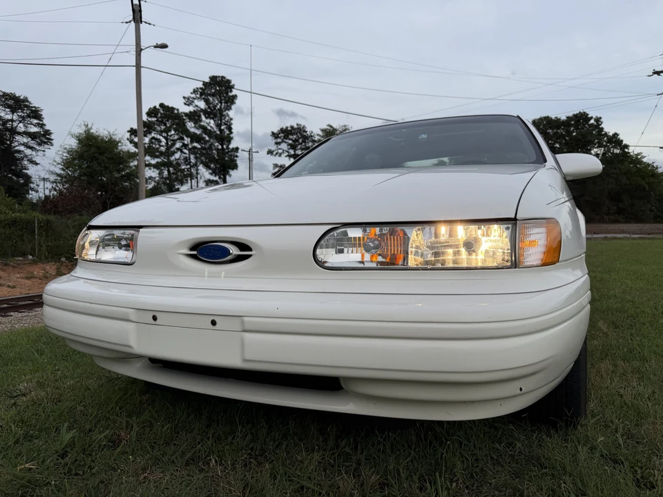 1994 Ford Taurus 2nd Gen - Image 11 of 31