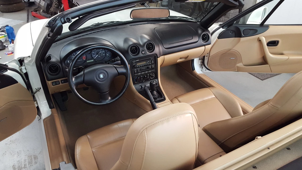 2000 Mazda NB MX-5 Miata - Image 19 of 31