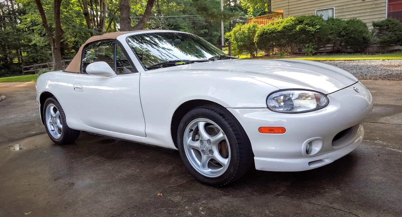 2000 Mazda NB MX-5 Miata - Image 2 of 31